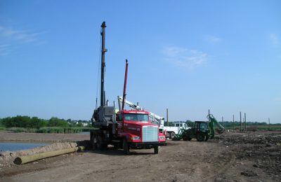 Landfill Debris Netting Installation